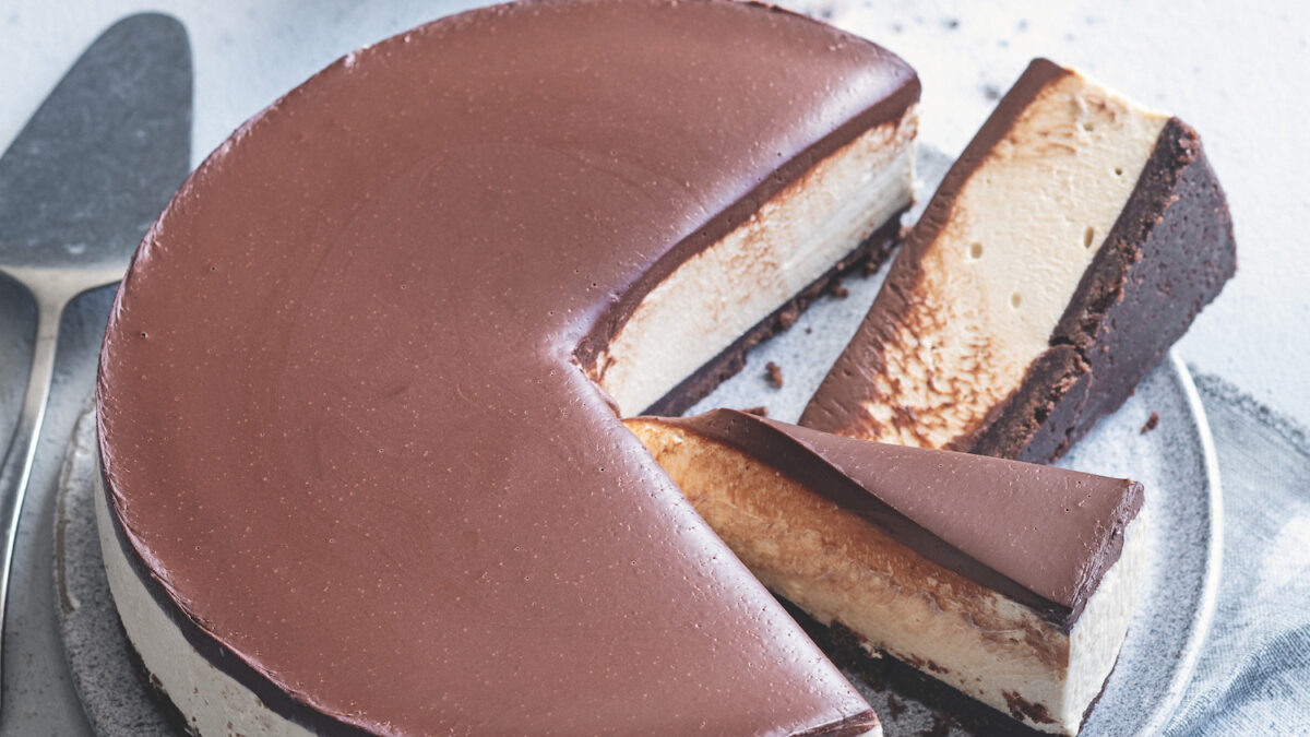 Cheesecake al mocaccino con cioccolato bianco e ganache