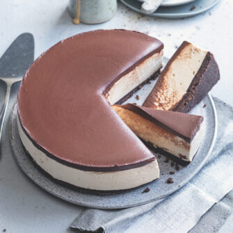 Cheesecake al mocaccino con cioccolato bianco e ganache