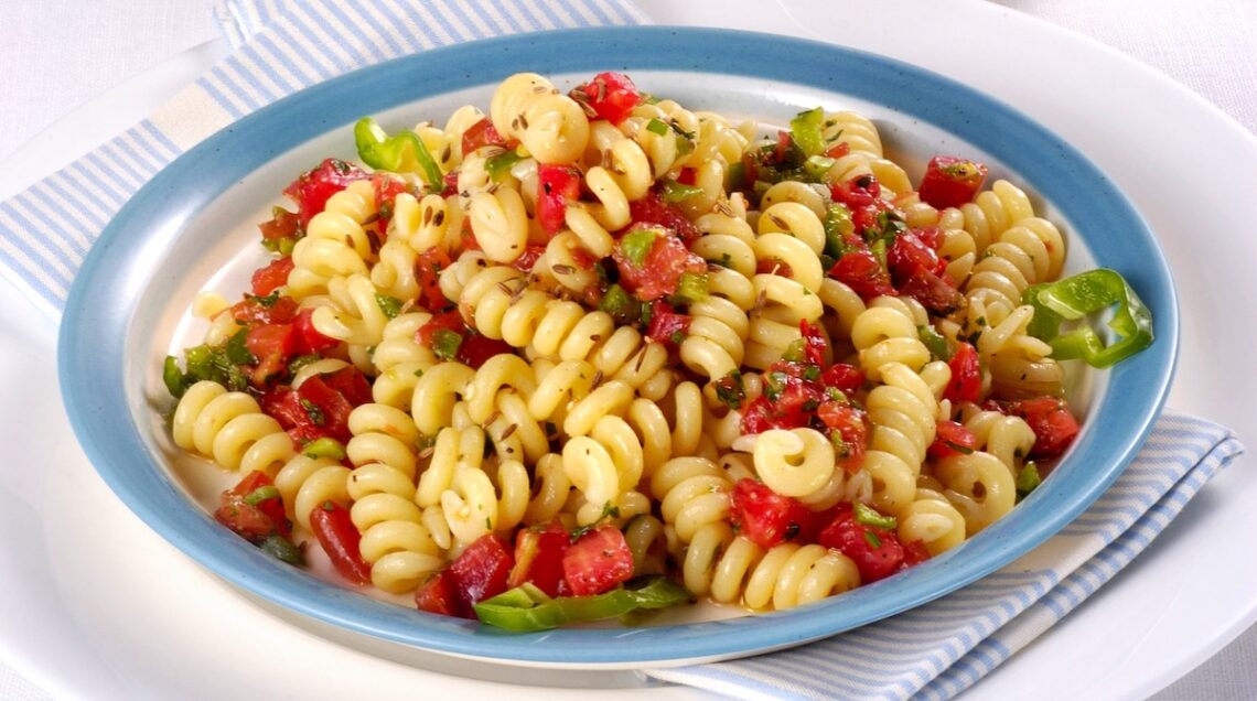 Fusilli con salsa cruda