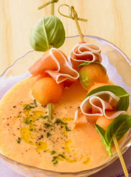 Gazpacho di melone e prosciutto senza cottura: la ricetta
