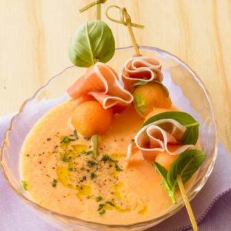 Gazpacho di melone e prosciutto senza cottura: la ricetta