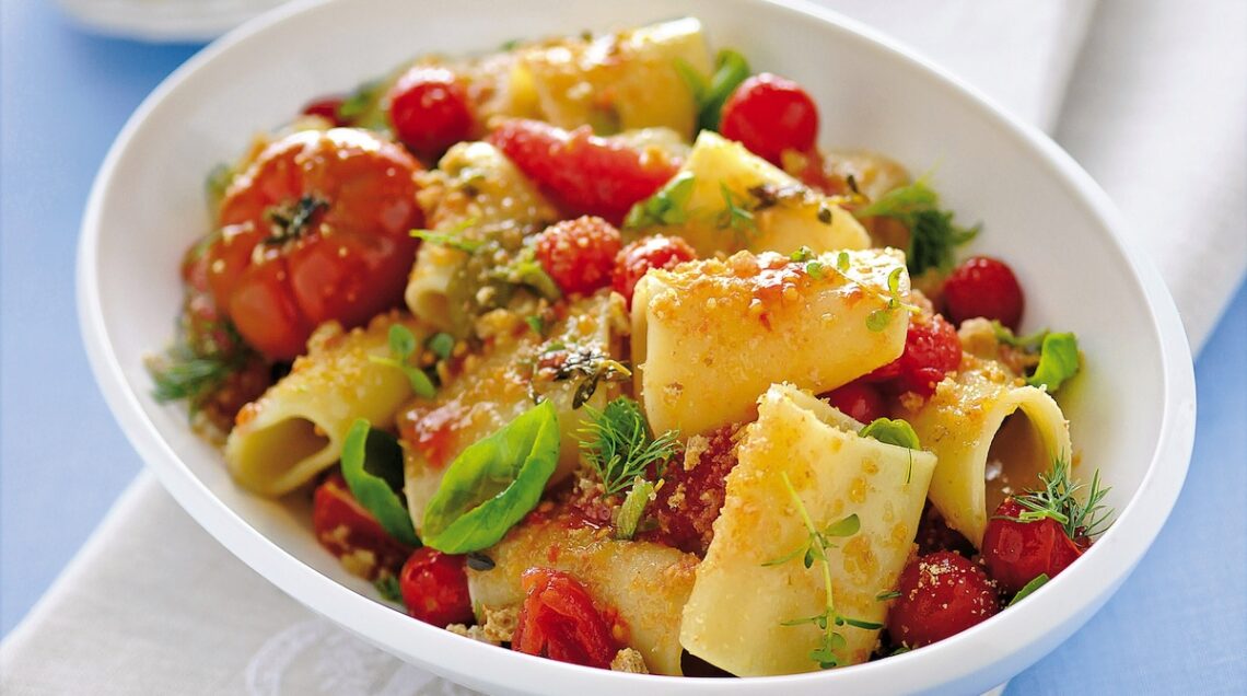 Paccheri con pomodori confit e frisella