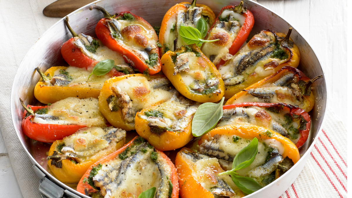 Peperoncini al forno filanti con scamorza e timo