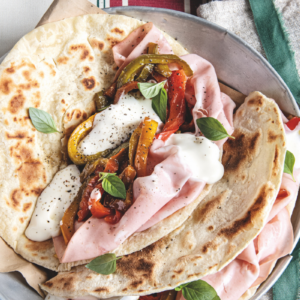 Piadina con mortadella, squacquerone e peperoni agrodolci