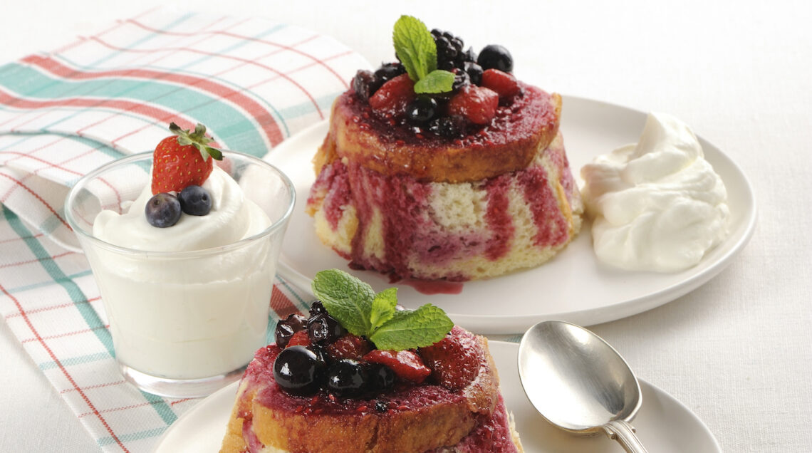Pudding estivo ai frutti di bosco senza cottura