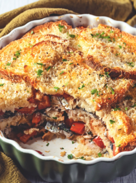 Sarde al forno in tortiera con pane e pecorino