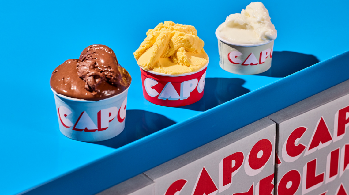 Tre gelati in coppetta molto colorati, estate 2026 per Simone De Feo, Cremeria Capolinea