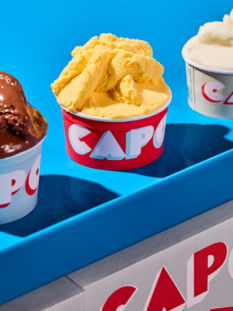 Tre gelati in coppetta molto colorati, estate 2026 per Simone De Feo, Cremeria Capolinea