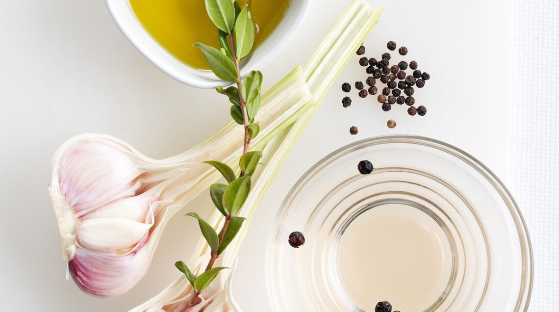 Olio, aglio, mirto e ginepro