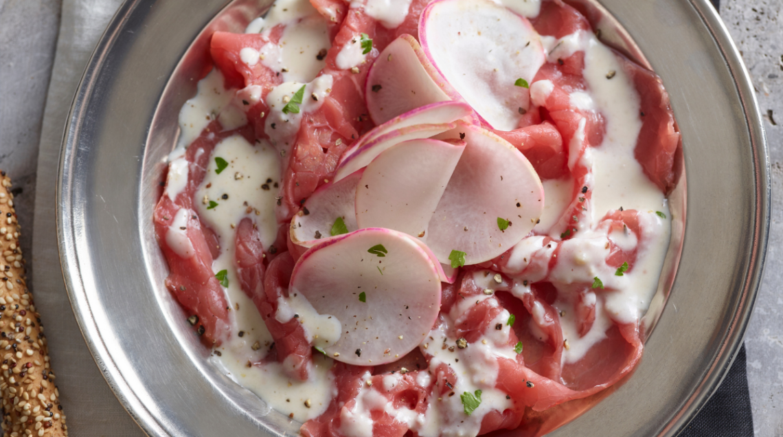 Carpaccio di manzo con salsa al Grana Padano dop riserva oltre 20 mesi