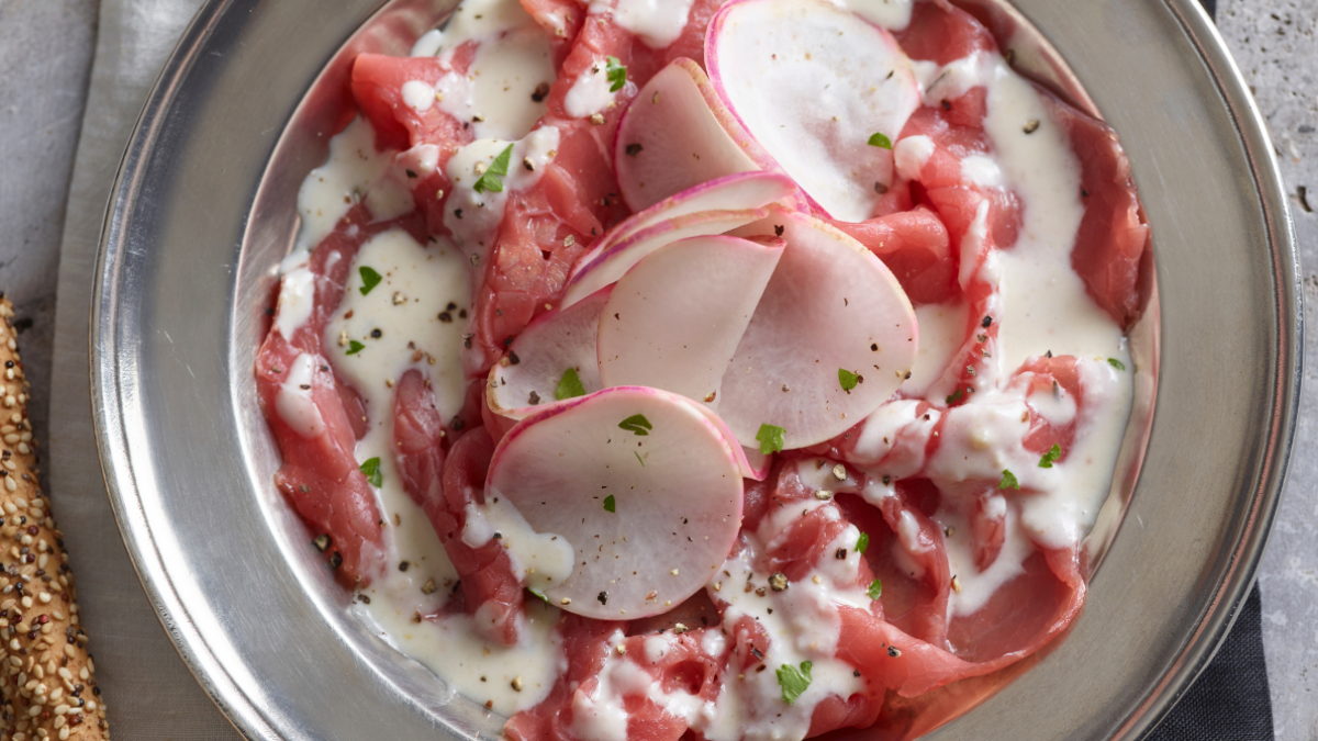 Carpaccio di manzo con salsa al Grana Padano dop riserva oltre 20 mesi