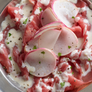 Carpaccio di manzo con salsa al Grana Padano dop riserva oltre 20 mesi