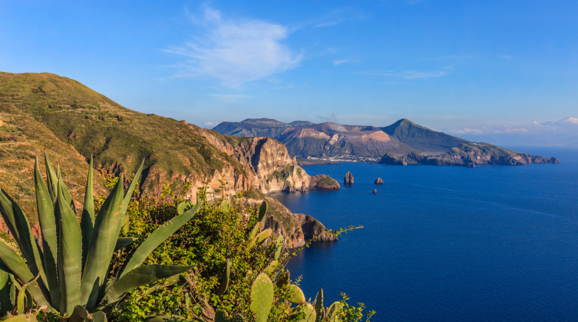 Vista da lontano delle Eolie