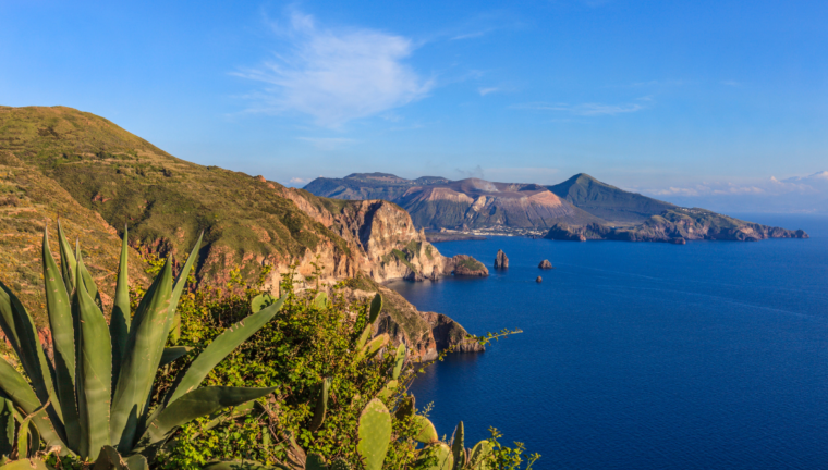 Vista da lontano delle Eolie