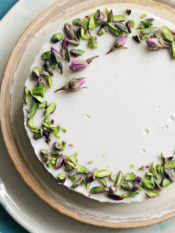 Budino di yogurt e cardamomo al vapore