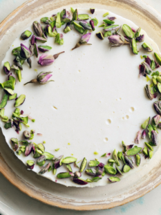 Budino di yogurt e cardamomo al vapore