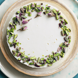 Budino di yogurt e cardamomo al vapore