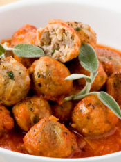 Polpette di vitello in salsa di pomodoro