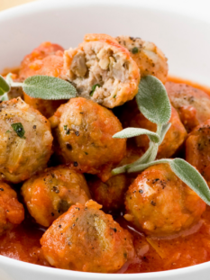 Polpette di vitello in salsa di pomodoro