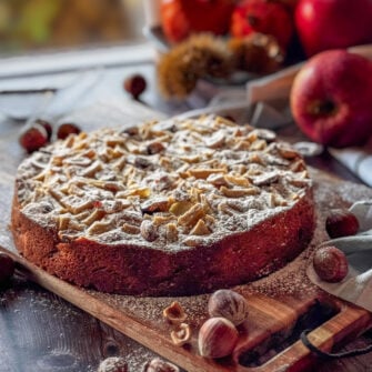 Torta di mele e nocciole