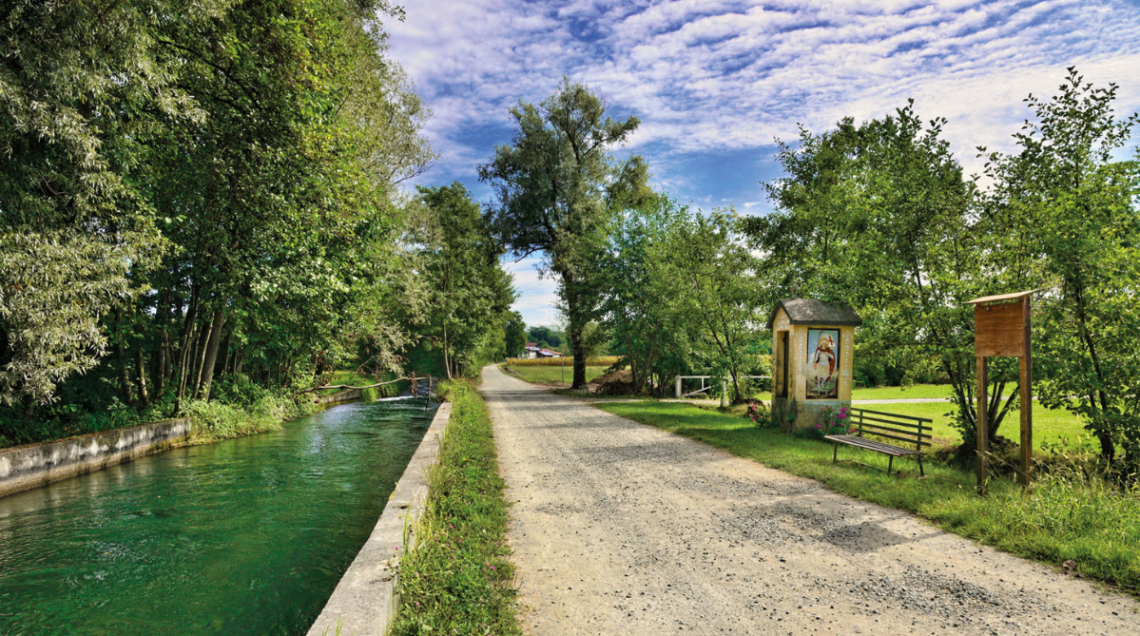Uno scorcio del canale di Caluso nel percorso che collega San Giorgio Canavese, Agli&egrave; e Castellamonte