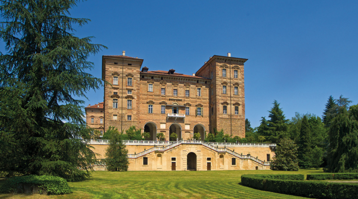 Fotografia scattata dal giardino della Residenza Reale Sabauda di Agli&egrave;