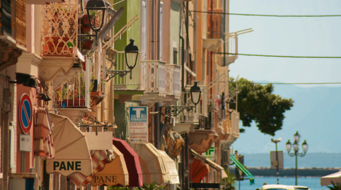 Uno scorcio della citt&agrave; di Carloforte
