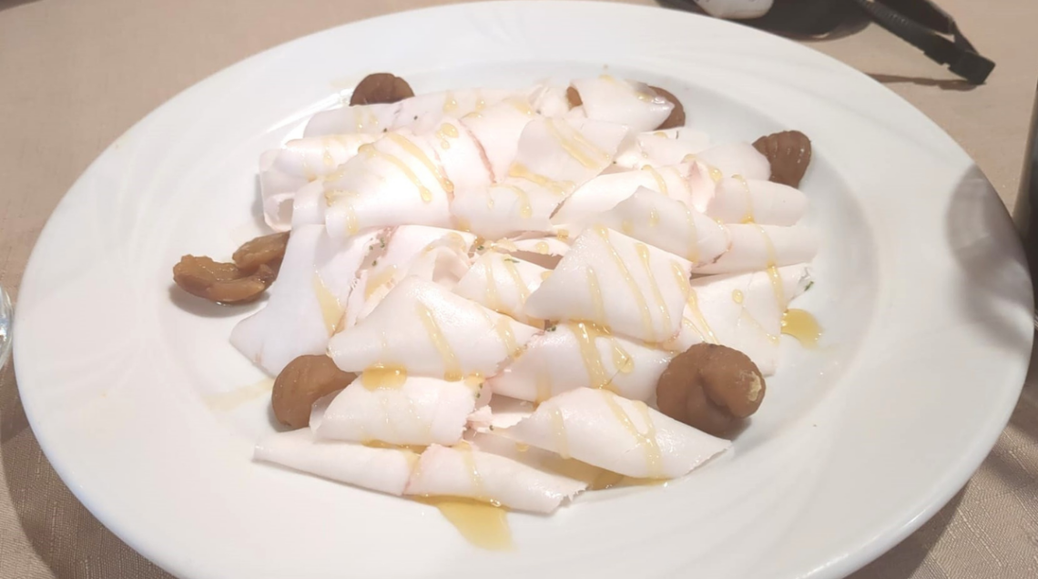 piatto con lardo di Arnad e castagne al miele