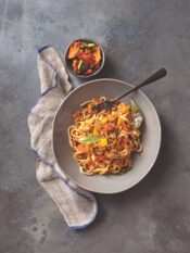 Tagliolini con ragù alla zucca e peperoni e manzo