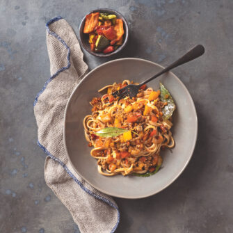Tagliolini con ragù alla zucca e peperoni e manzo