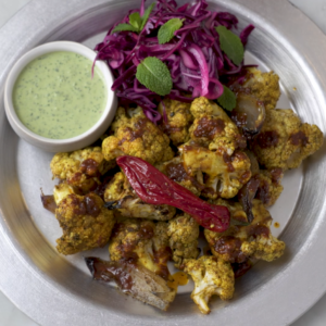 CAVOLFIORE SHAWARMA CON TAHINA VERDE
