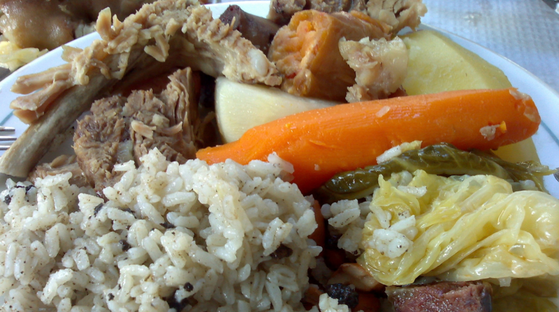 Bollito con verdure e frattagli portoghese (Cozido_à_portuguesa)