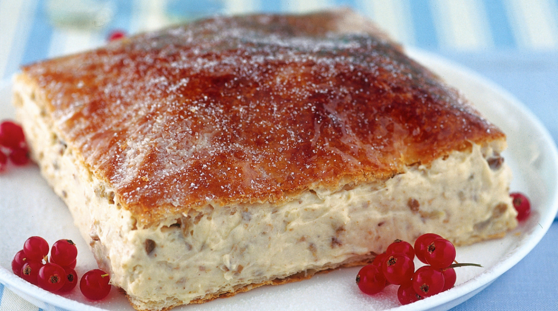 Millefoglie caramellata con datteri al Vin Santo
