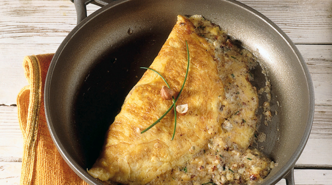 Omelette con nocciole