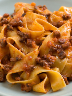 Pappardelle con ragù di cinghiale