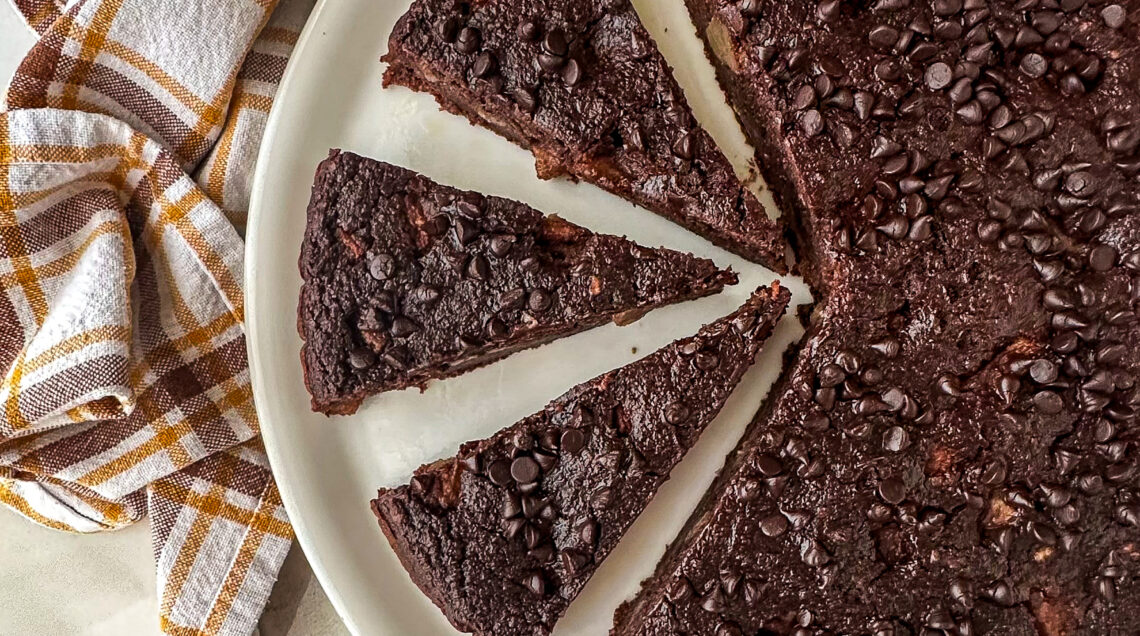 Torta di pane con cioccolato e pere