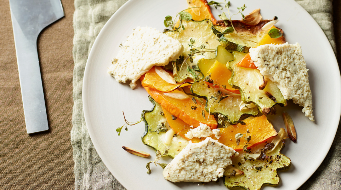 Zucca arrostita all'aglio con formaggio di semi