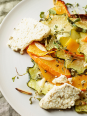 Zucca arrostita all'aglio con formaggio di semi