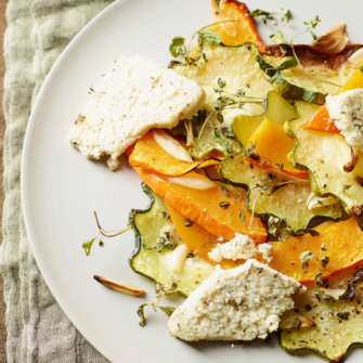 Zucca arrostita all'aglio con formaggio di semi