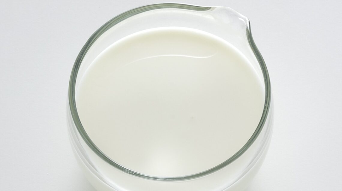 panna fresca in un boccale