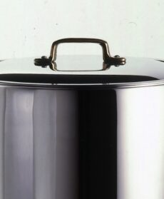 pentola con coperchio