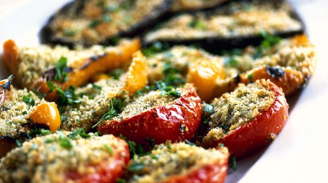 pomodori, peperoni e melanzane al gratin