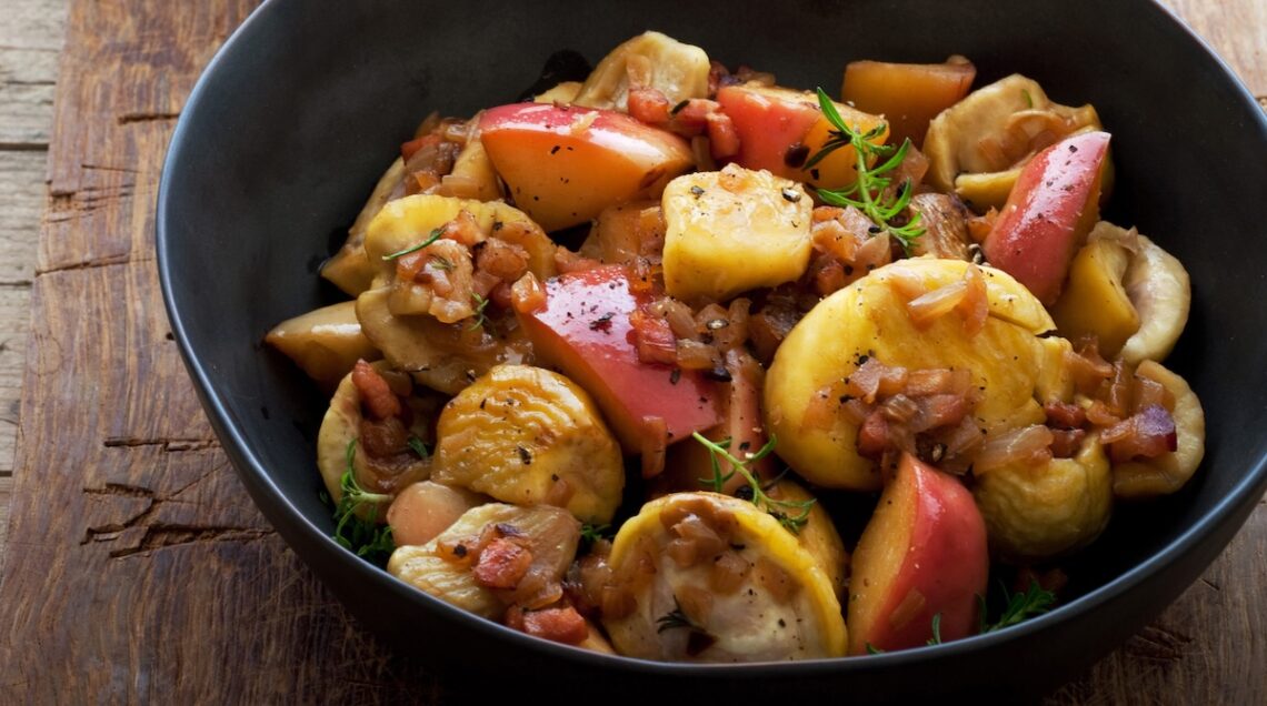 Contorno di castagne e mele