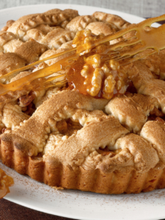 Crostata di noci e albicocche al caramello