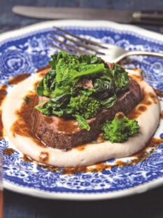 Filetto Al Mosto D'uva Con Crema Di Fagioli E Cime Di Rapa