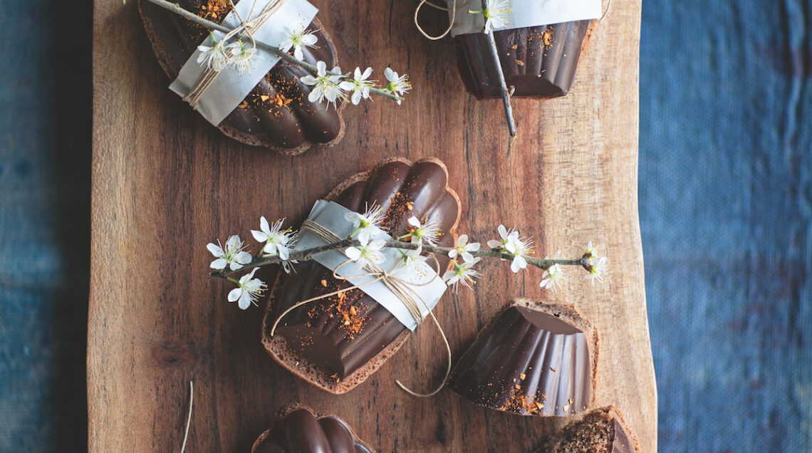 Madeleine al cioccolato fondente e peperoncino