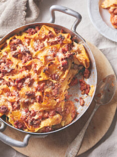 Minestra col pan di sotto con pasta e salsiccia