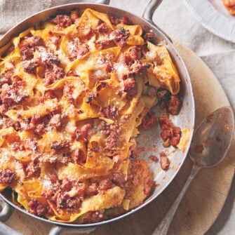 Minestra col pan di sotto con pasta e salsiccia