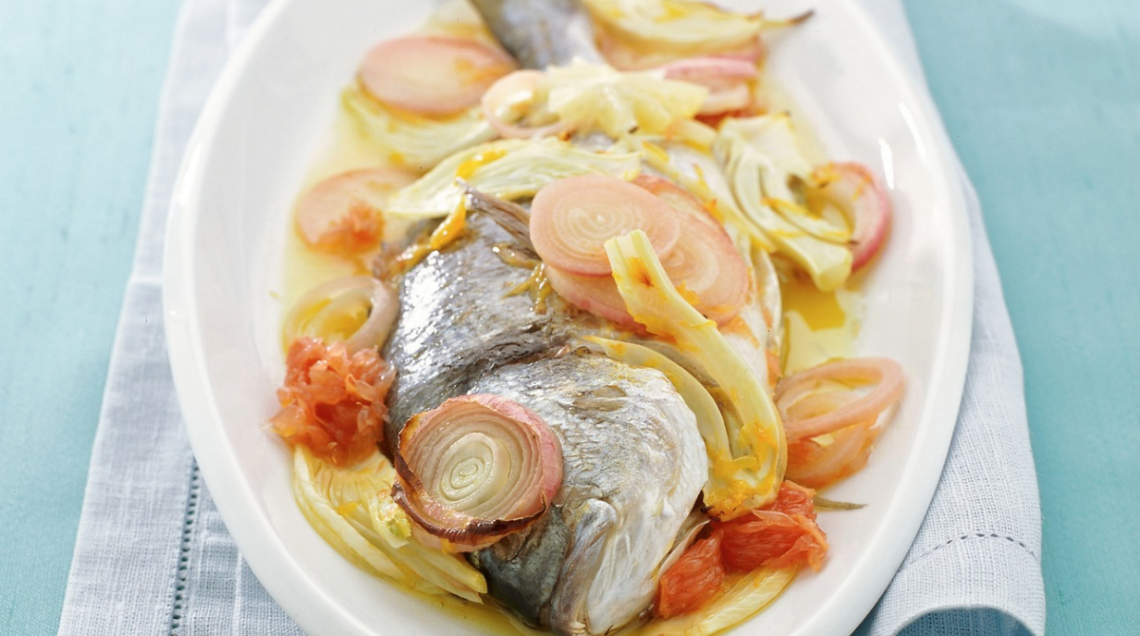 Orata con finocchio e scalogni