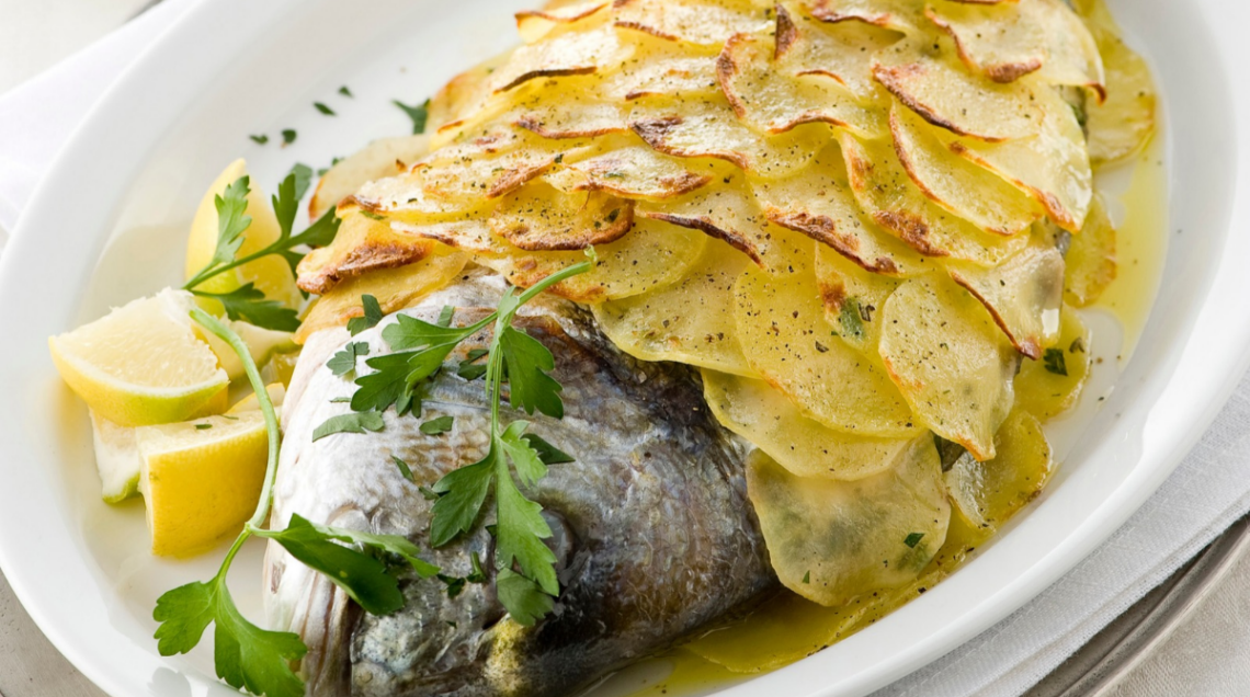 Orata in crosta aromatica di patate